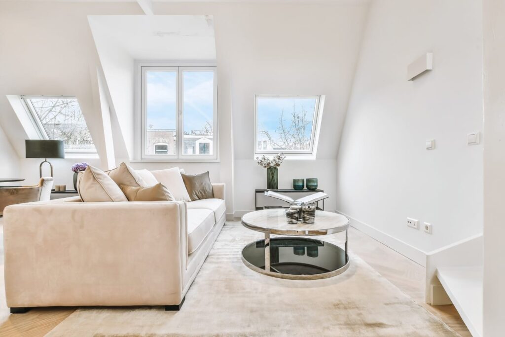 Nettoyage de copropriété : salon intérieur propre et lumineux